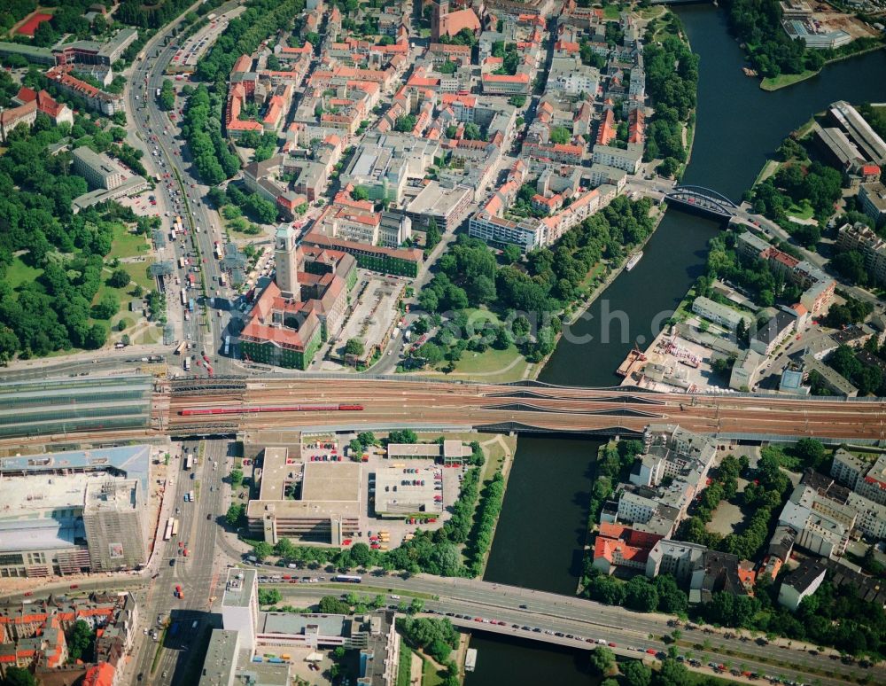 Berlin from the bird's eye view: Station building and track systems of the S-Bahn station to the shopping center Spandau Arcaden and the rail profile over the Havel Bridge in Berlin in Germany