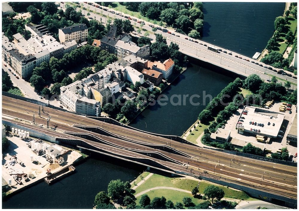 Aerial photograph Berlin - Station building and track systems of the S-Bahn station to the shopping center Spandau Arcaden and the rail profile over the Havel Bridge in Berlin in Germany