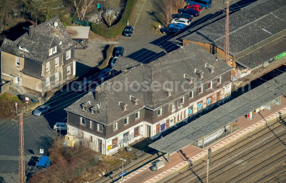 Aerial image Hagen - Station building and railway tracks of the marshalling yard and city railroad station Hagen vestibule in the district vestibule in Hagen in the federal state North Rhine-Westphalia