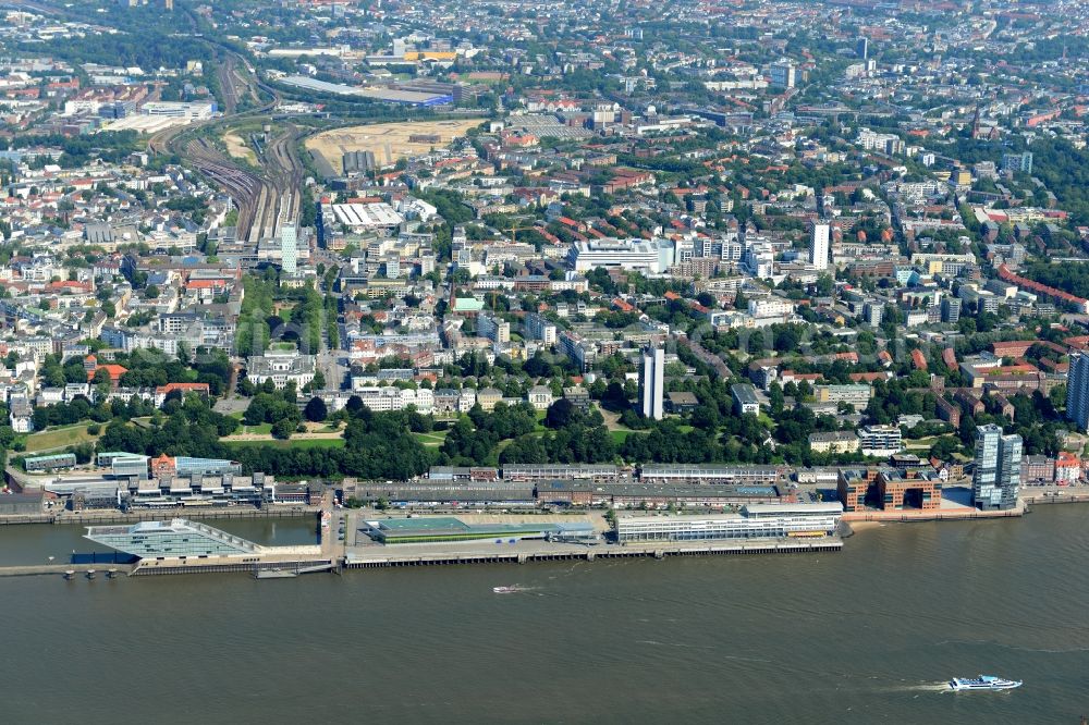 Aerial image Hamburg - Station building and track systems of the S-Bahn station Hamburg - Altona in Hamburg in Hamburg, Germany