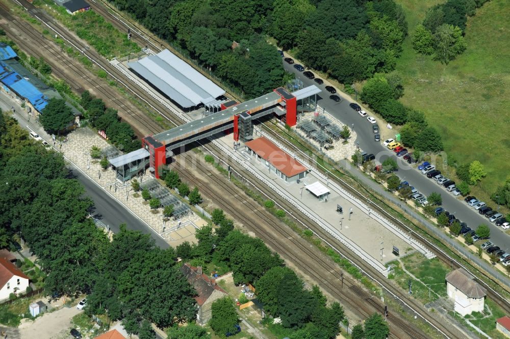 Aerial image Hoppegarten - Station building and track systems of the S-Bahn station in Hoppegarten in the state Brandenburg