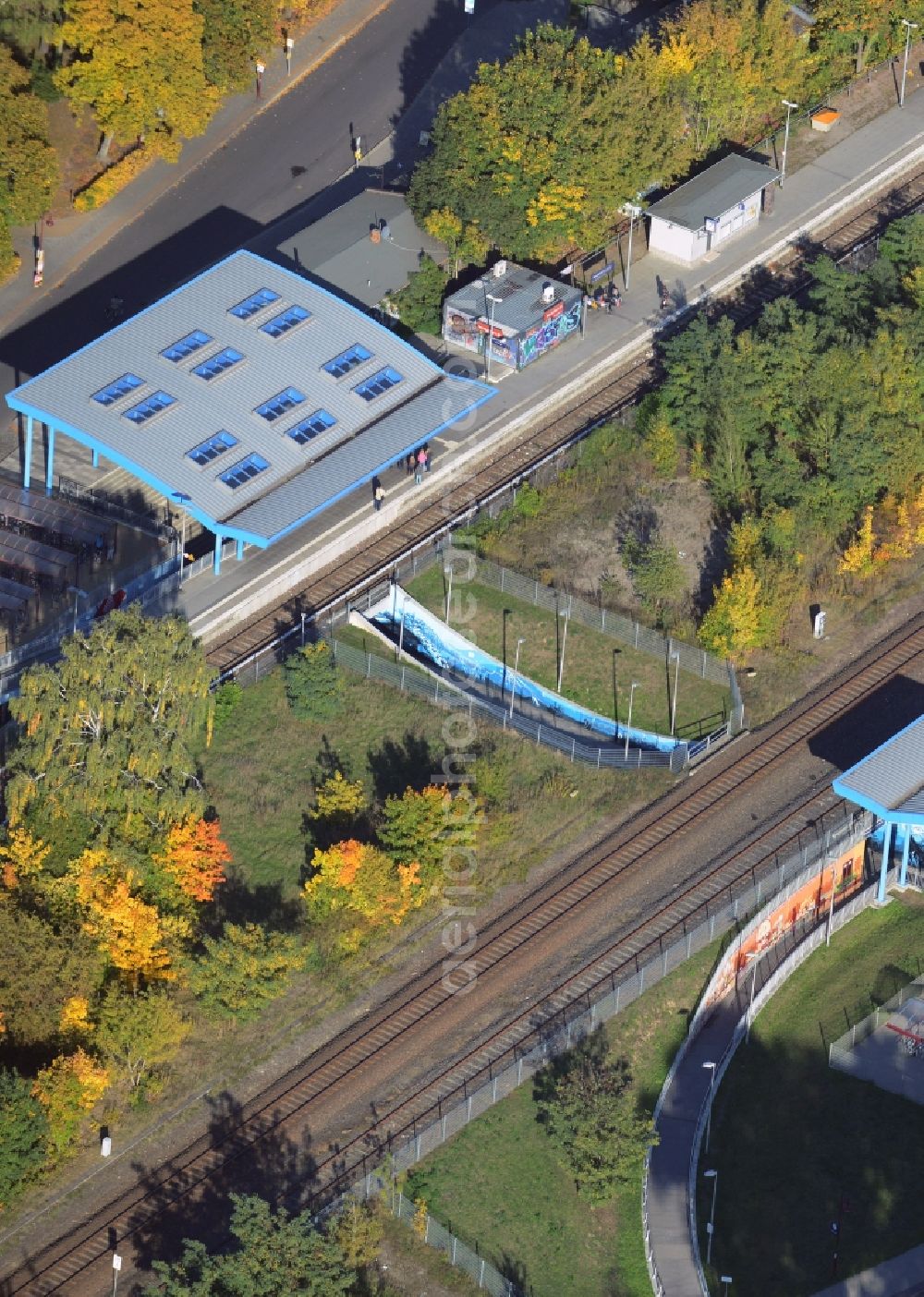 Aerial photograph Neuenhagen - Station building and track systems of the S-Bahn station in Neuenhagen in the state Brandenburg