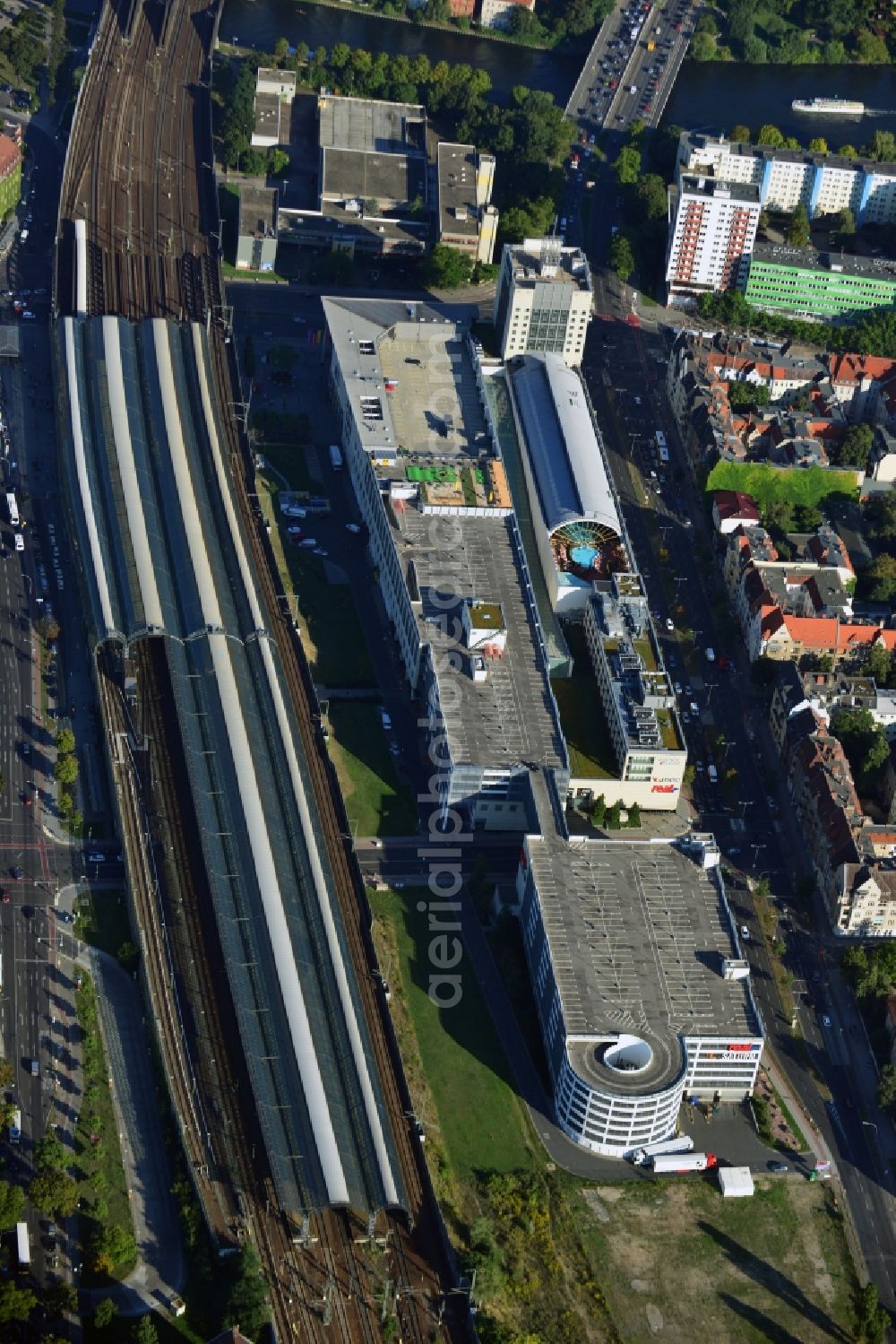 Aerial photograph Berlin - Station building and track systems of the S-Bahn station in the district Spandau in Berlin, Germany