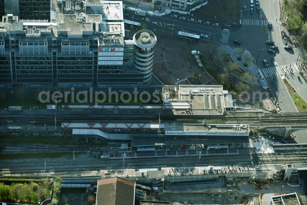 Aerial image Paris - Issy - Val de Seine - Station building and track systems of the train station in Paris - Issy - Val de Seine in Ile-de-France, France