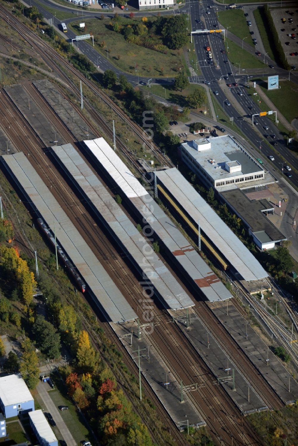 Aerial photograph Schönefeld - Station building and track systems of the S-Bahn station in Schoenefeld in the state Brandenburg