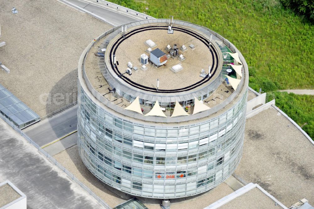 Aerial photograph Bernau - Blick auf die Bahnhofspassagen in Bernau. Hier ist unter an derem die Personalmanagement Groth Ltd & Co.KG zu finden. View to the railway station passages in Bernau. Here is included the office of the Personalmanagement Groth Ltd & Co.KG.