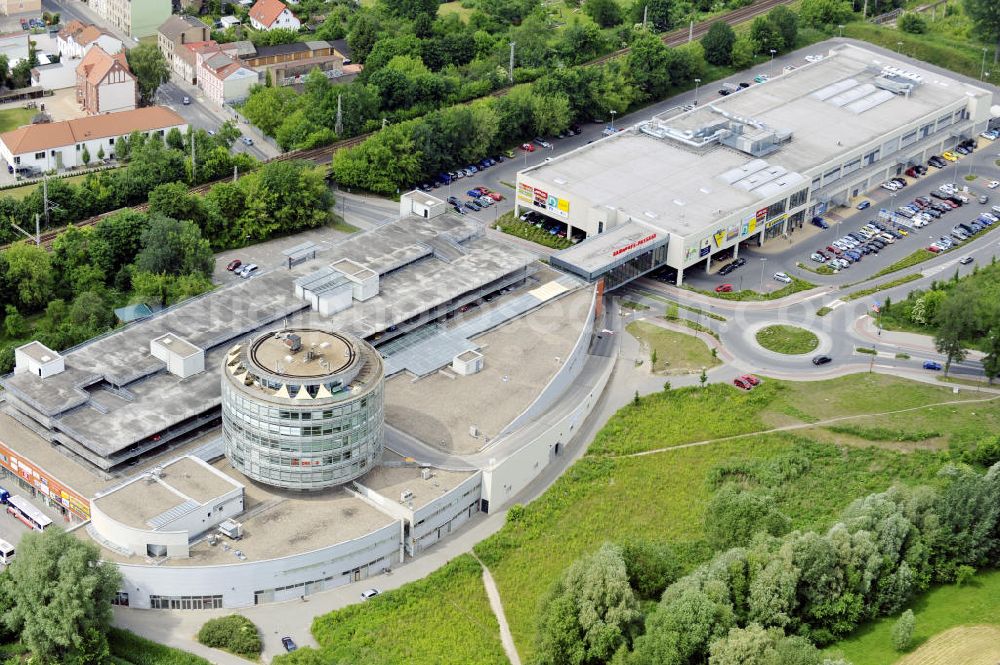 Bernau from above - Blick auf die Bahnhofspassagen in der Börnicker Chaussee in Bernau. Das Einkaufszentrum wurde 1996 eröffnet und wird von der Peter Fritz Immobilien GbR mbH verwaltet. View to the railway station passages in the Börnicker Chaussee in Bernau.The center was opened in 1996 and is managed from the Peter Fritz Immobilien GbR mbH.