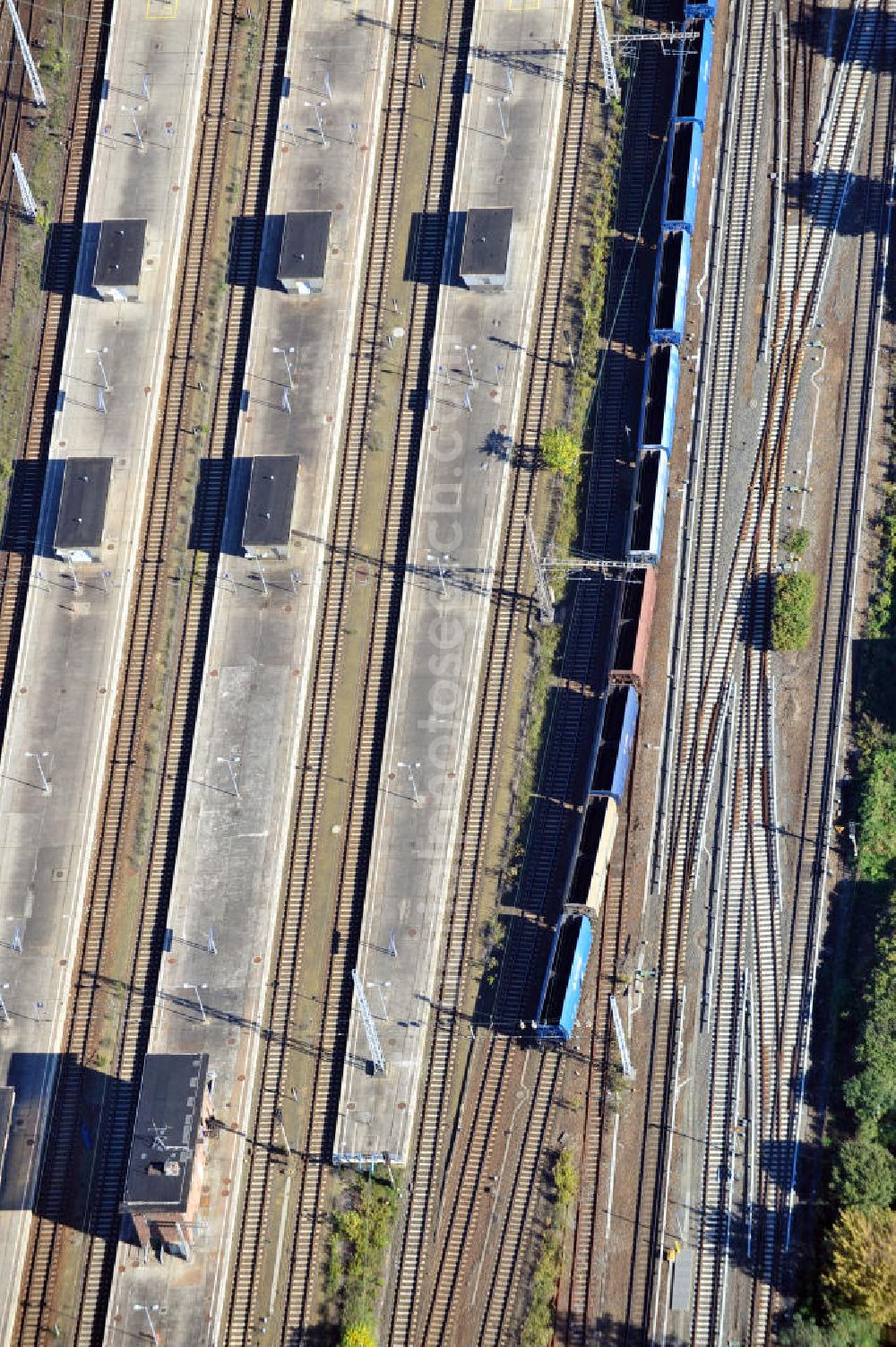 Berlin from above - Sicht auf Bahnsteige vom Bahnhof Berlin-Lichtenberg. View to rail platform at the railway station Berlin-Lichtenberg.