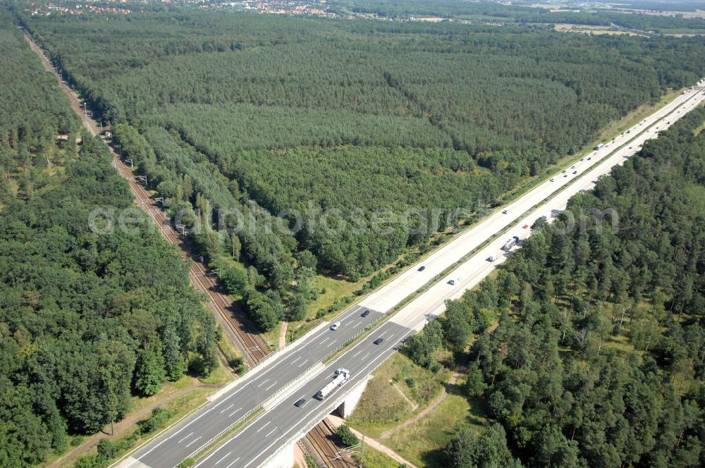 Aerial photograph Dessau-Roßlau - Blick auf die Bahnstrecke von Dessau-Roßlau nach Bitterfeld-Wolfen. Bis zum 30. Juni 2007 war Wolfen eine eigenständige Stadt. Dessau-Roßlau und Wolfen sind ca. 25 km voneinan der entfernt.