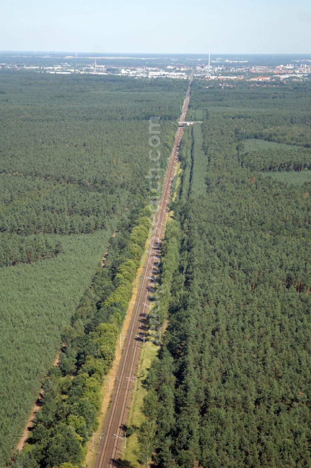 Aerial photograph Dessau-Roßlau - Blick auf die Bahnstrecke von Dessau-Roßlau nach Bitterfeld-Wolfen. Bis zum 30. Juni 2007 war Wolfen eine eigenständige Stadt. Dessau-Roßlau und Wolfen sind ca. 25 km voneinan der entfernt.