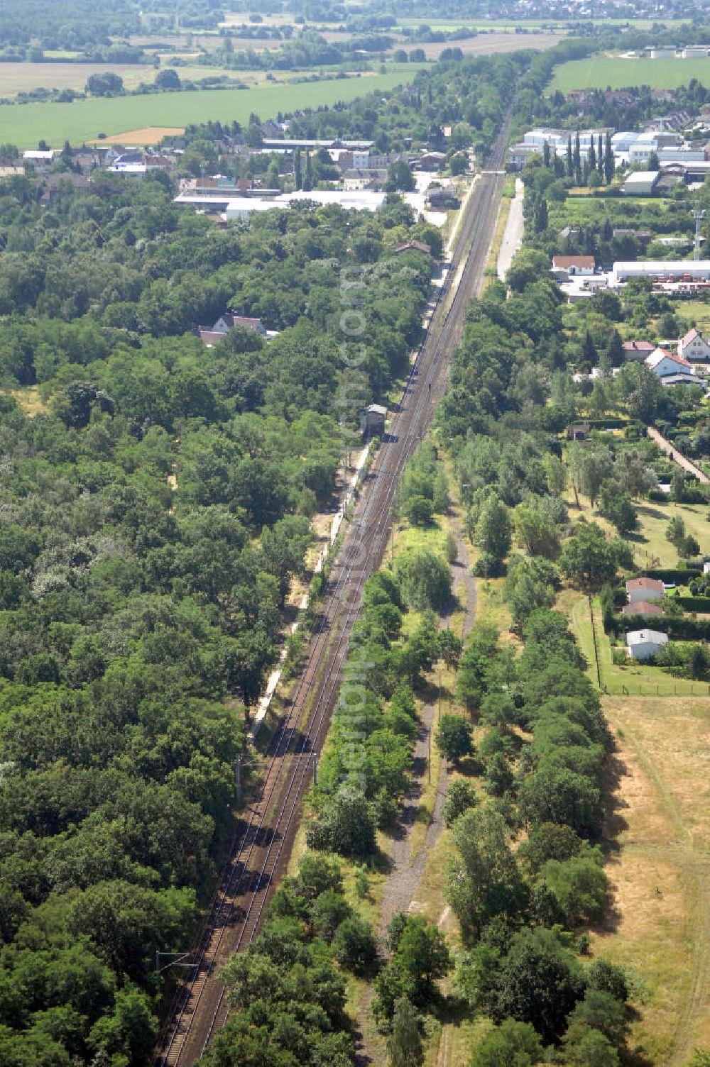 Aerial image Dessau-Roßlau - Blick auf die Bahnstrecke von Dessau-Roßlau nach Bitterfeld-Wolfen. Bis zum 30. Juni 2007 war Wolfen eine eigenständige Stadt. Dessau-Roßlau und Wolfen sind ca. 25 km voneinan der entfernt.