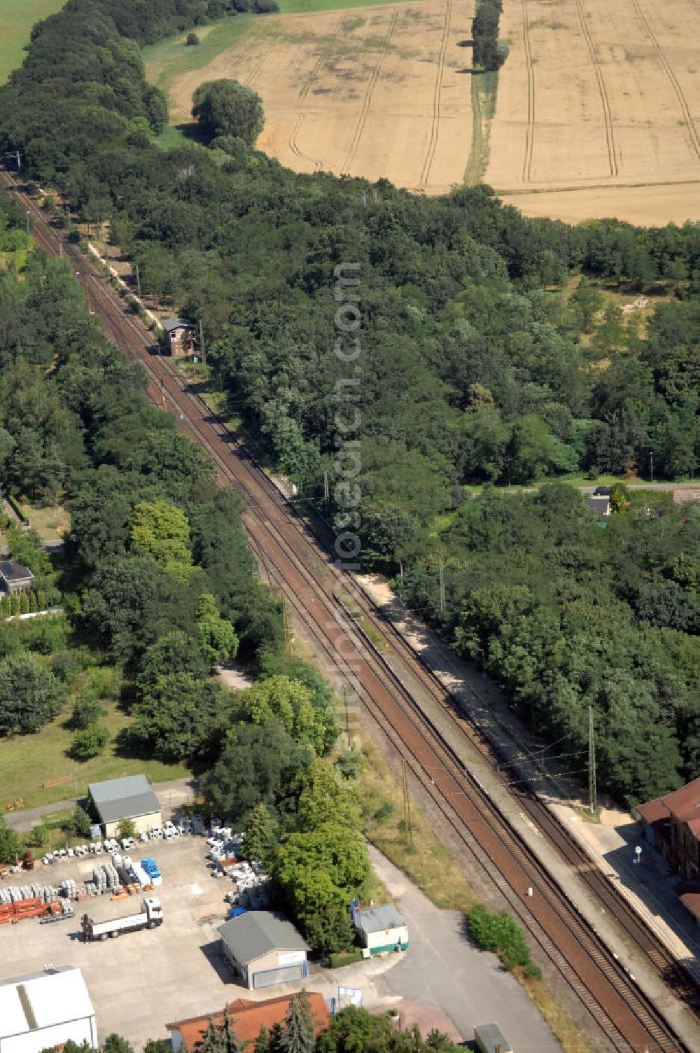 Dessau-Roßlau from the bird's eye view: Blick auf die Bahnstrecke von Dessau-Roßlau nach Bitterfeld-Wolfen. Bis zum 30. Juni 2007 war Wolfen eine eigenständige Stadt. Dessau-Roßlau und Wolfen sind ca. 25 km voneinan der entfernt.