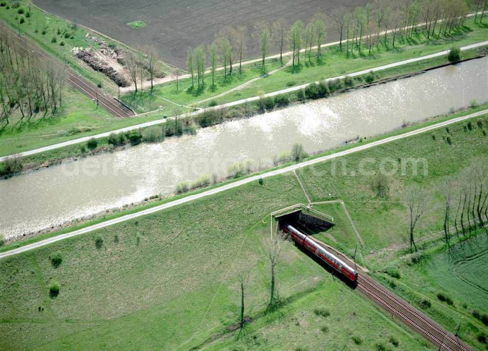 Aerial image südlich von Jersleben - Bahnunterführung am Mittellandkanal.