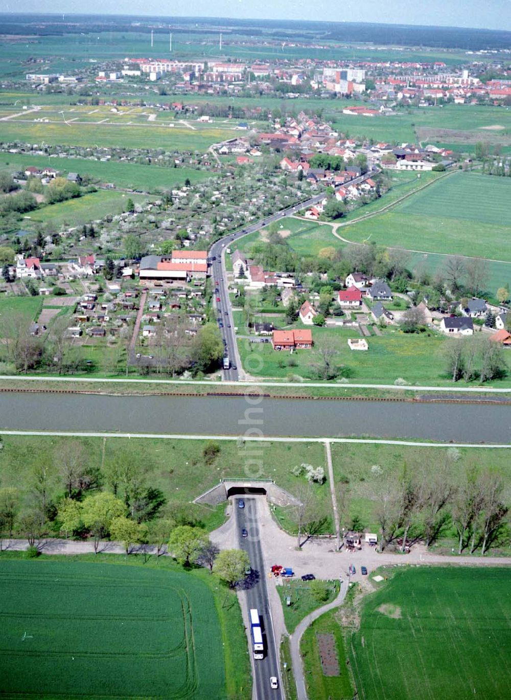 südlich von Jersleben from above - Bahnunterführung am Mittellandkanal.