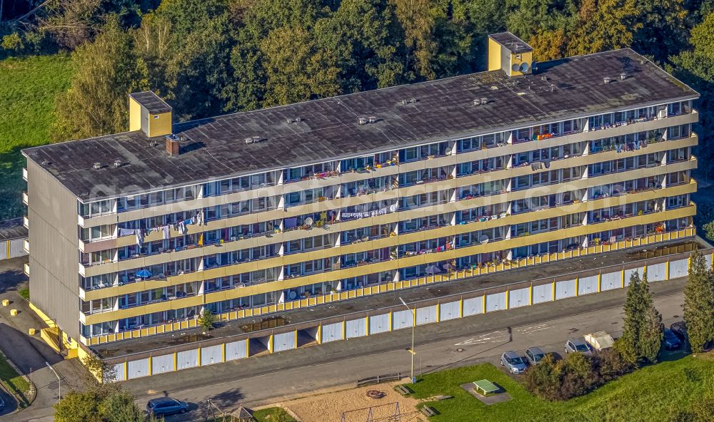 Aerial photograph Dahlbruch - Balconies and windows Facade of the high-rise residential development on street Am Witschenberg in Dahlbruch at Siegerland in the state North Rhine-Westphalia, Germany