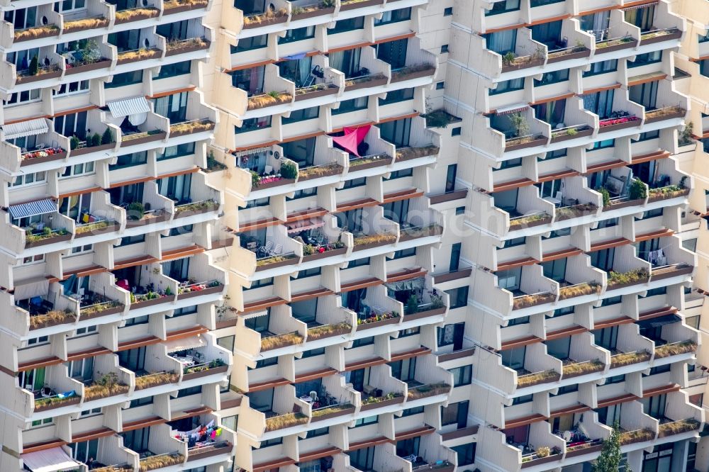 Aerial image Dortmund - Balconies and windows Facade of the high-rise residential development in Dortmund in the state North Rhine-Westphalia