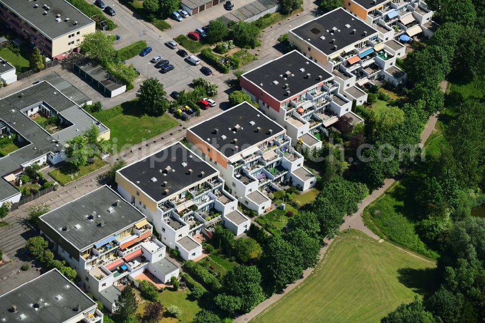 Kiel from above - Balconies and windows Facade of the high-rise residential development on Isarweg in Kiel in the state Schleswig-Holstein, Germany