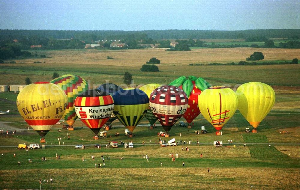 Aerial photograph Strausberg / Brandenburg - Ballonfahrertreffen am Flugplatz Strausberg