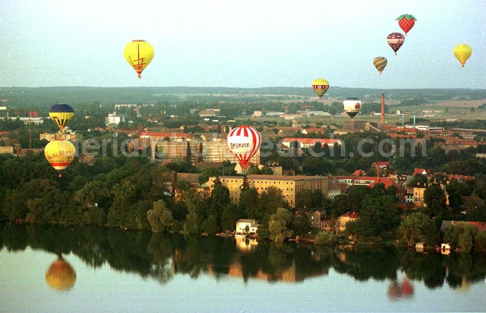 Strausberg / Brandenburg from the bird's eye view: Ballonfahrertreffen am Flugplatz Strausberg