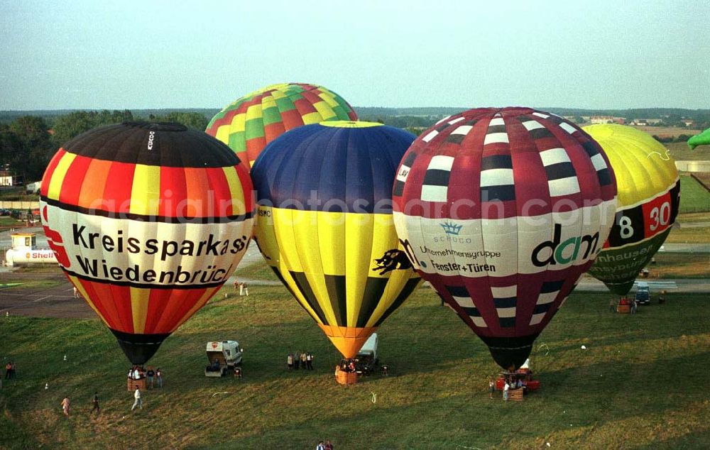 Strausberg / Brandenburg from the bird's eye view: Ballonfahrertreffen am Flugplatz Strausberg