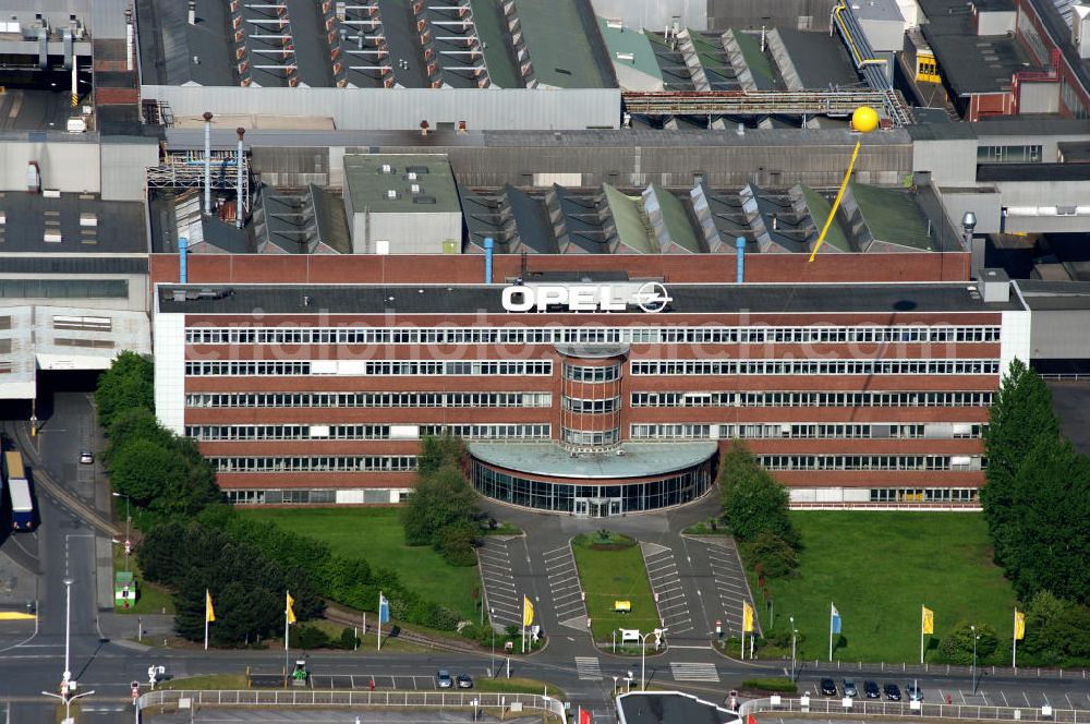 Bochum from the bird's eye view: Blick auf gelbe Ballons der Aktion Schachtzeichen über Bochumer Opelwerk. 311 gelbe Ballone auf 4400 Quadratkilometern bilden derzeit die größte Kunstinstallation der Welt über dem Ruhrgebiet. View of yellow balloons mark over the operation shaft Bochum Opel factory. 311 yellow balloons at 4400 square kilometers are currently the largest art installation in the world over the Ruhr.