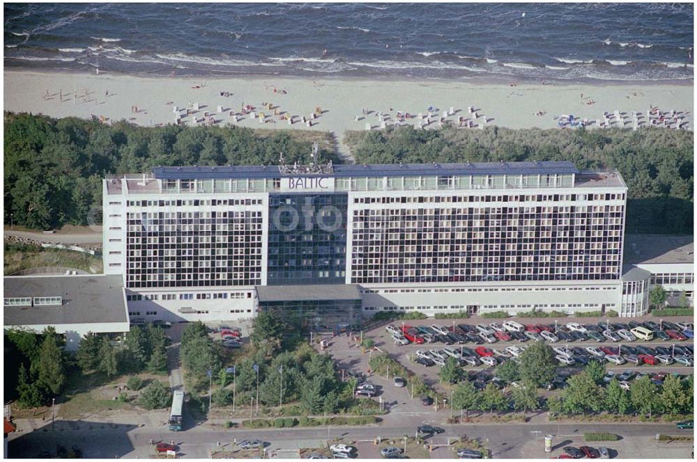 Aerial photograph Zinnowitz - 15.08.2004, Zinnowitz Blick auf das Baltic Hotel in Zinnowitz, welches direkt an der Küste liegt und zu den besten Wellness Hotels in Deutschland gehört. Dünenstraße,17454 Seebad Zinnowitz Tel.: 038377-70000, Fax.: 038377-70100