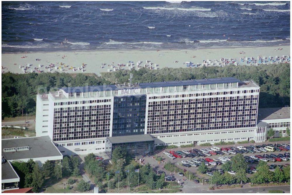 Zinnowitz from above - 15.08.2004, Zinnowitz Blick auf das Baltic Hotel in Zinnowitz, welches direkt an der Küste liegt und zu den besten Wellness Hotels in Deutschland gehört. Dünenstraße,17454 Seebad Zinnowitz Tel.: 038377-70000, Fax.: 038377-70100