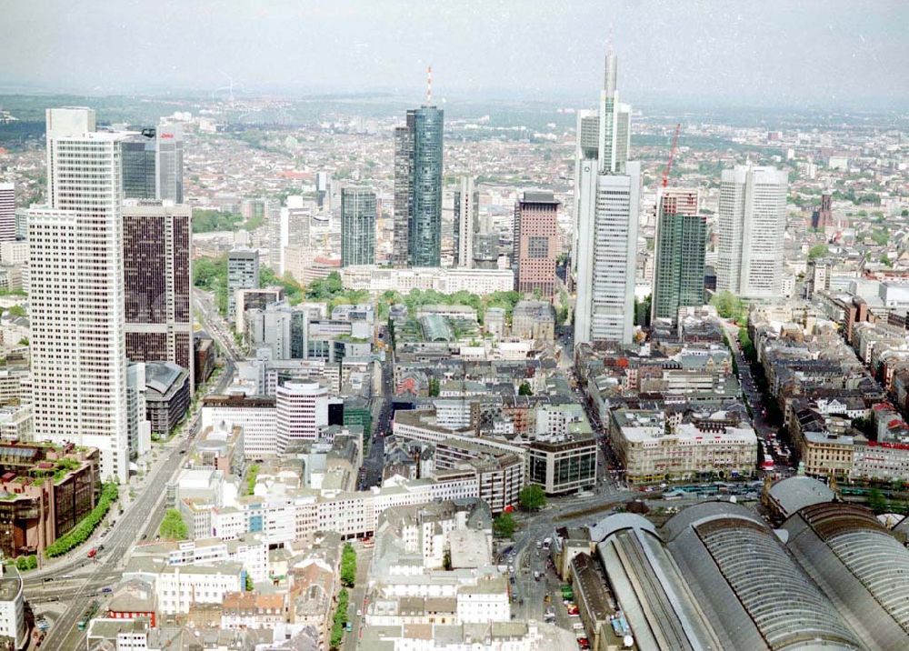 Frankfurt am Main from the bird's eye view: Banken- Zentrum in Frankfurt/Main. (Hessen).