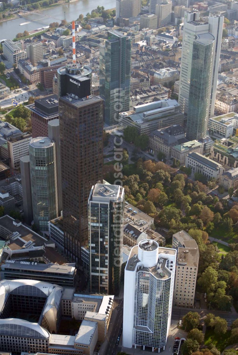 Aerial image Frankfurt am Main - Blick auf das Eurotheum, die Citi-Bank, Dresdner Bank, Helaba, den Main Tower und die Deutsche Bank.