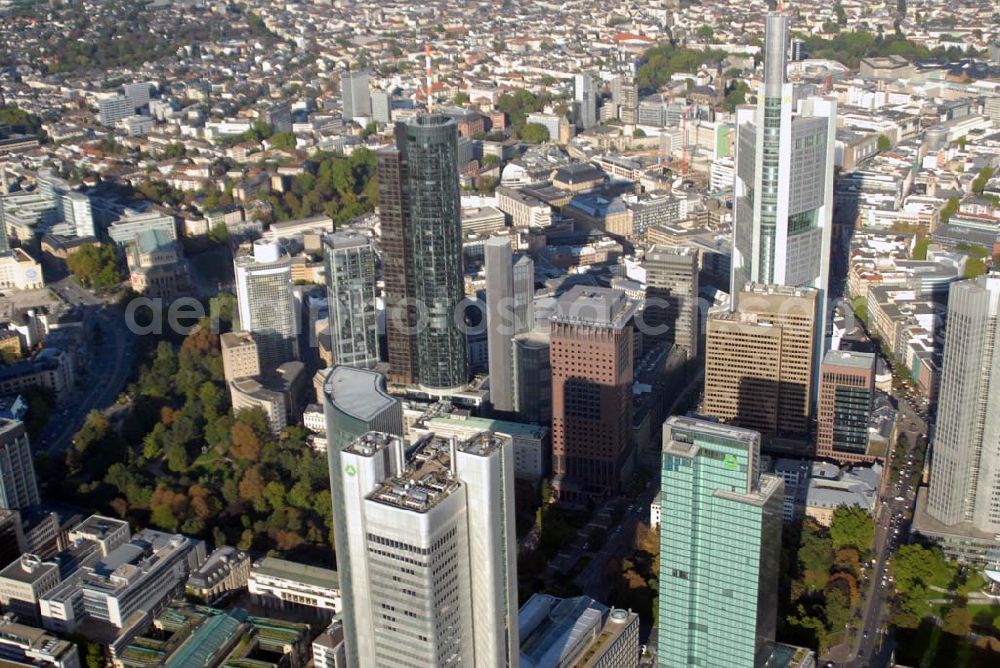 Aerial photograph Frankfurt am Main - Blick auf das Bankenviertel in Frankfurt am Main mit dem Eurotheum, der Citi-Bank, Dresdner Bank, Helaba im Main Tower, der EZB und der Deutschen Bank.