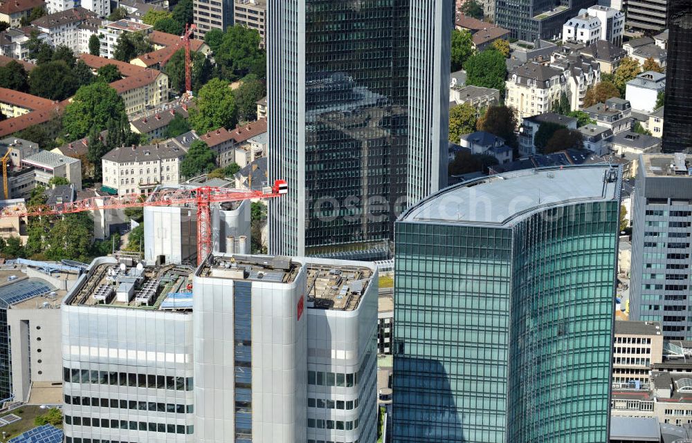 Aerial photograph Frankfurt am Main - Bankenviertel mit den Hochhäusern / Bürogebäuden der Commerzbank und der Deutschen Bahn in Frankfurt am Main in Hessen. Financial district with highrise / office buildings of the Commerzbank and Deutsche Bank in Frankfurt on the Main in Hesse.