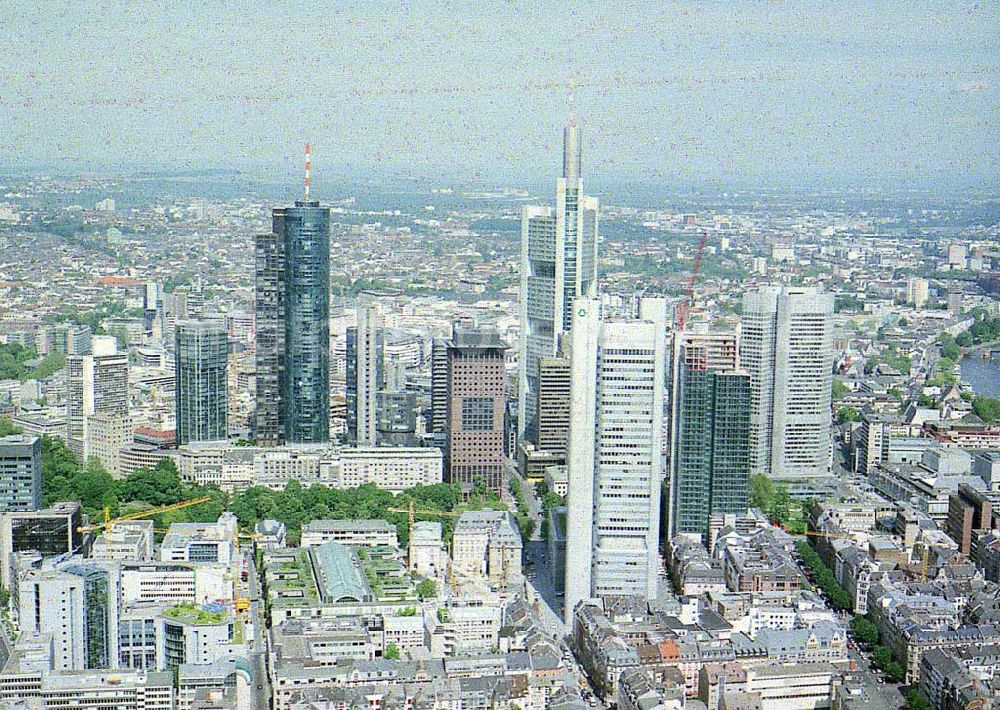 Aerial image Frankfurt am Main - Bankenviertel und Stadtzentrum von Frankfurt / Main.