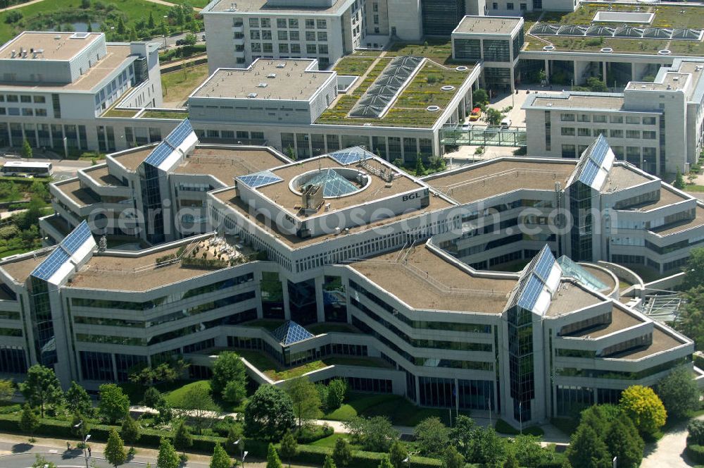 Luxemburg from above - Blick auf die Banque Generale Du Luxembourg BGL an der av. J.F. Kennedy 50 im Stadtteil Kirchberg. Die BNP Paribas Gruppe wurde Mehrheitsaktionär von BGL neben dem Luxemburger Staat, der weiterhin über eine signifikante Beteiligung verfügt.