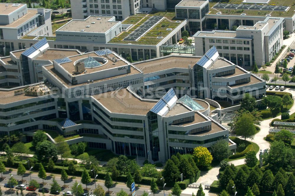 Aerial image Luxemburg - Blick auf die Banque Generale Du Luxembourg BGL an der av. J.F. Kennedy 50 im Stadtteil Kirchberg. Die BNP Paribas Gruppe wurde Mehrheitsaktionär von BGL neben dem Luxemburger Staat, der weiterhin über eine signifikante Beteiligung verfügt.