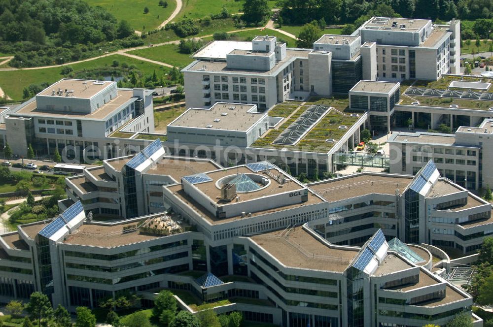 Aerial photograph Luxemburg - Blick auf die Banque Generale Du Luxembourg BGL an der av. J.F. Kennedy 50 im Stadtteil Kirchberg. Die BNP Paribas Gruppe wurde Mehrheitsaktionär von BGL neben dem Luxemburger Staat, der weiterhin über eine signifikante Beteiligung verfügt.