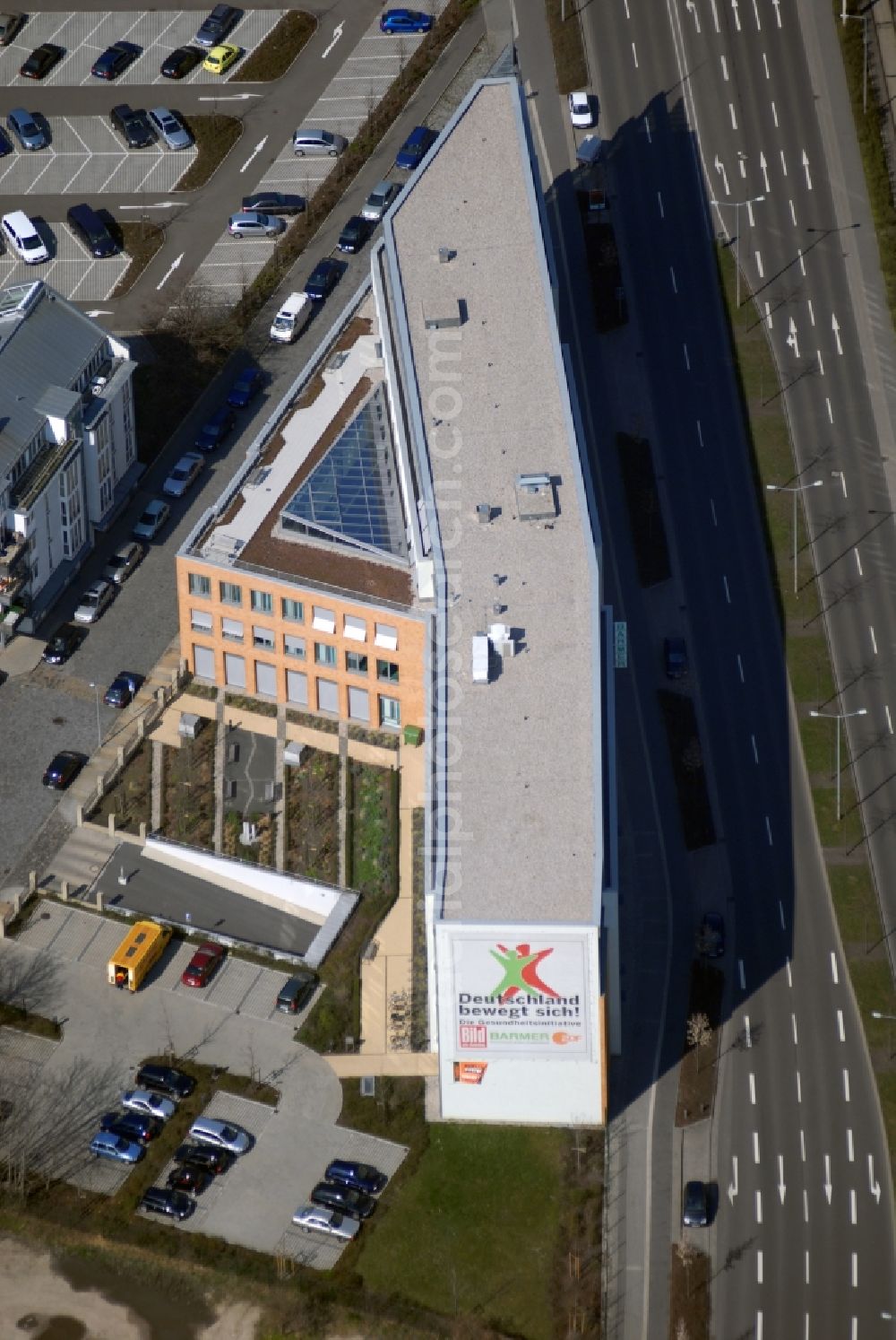 Leipzig from above - Office and administration buildings of the insurance company BARMER Krankenkasse on Ludwig-Erhard-Strasse - Lange Strasse in the district Mitte in Leipzig in the state Saxony, Germany