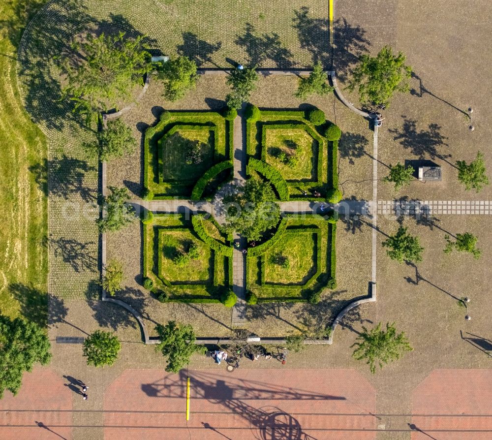 Aerial photograph Duisburg - Baroque park at John Corputius place in Duisburg in North Rhine-Westphalia