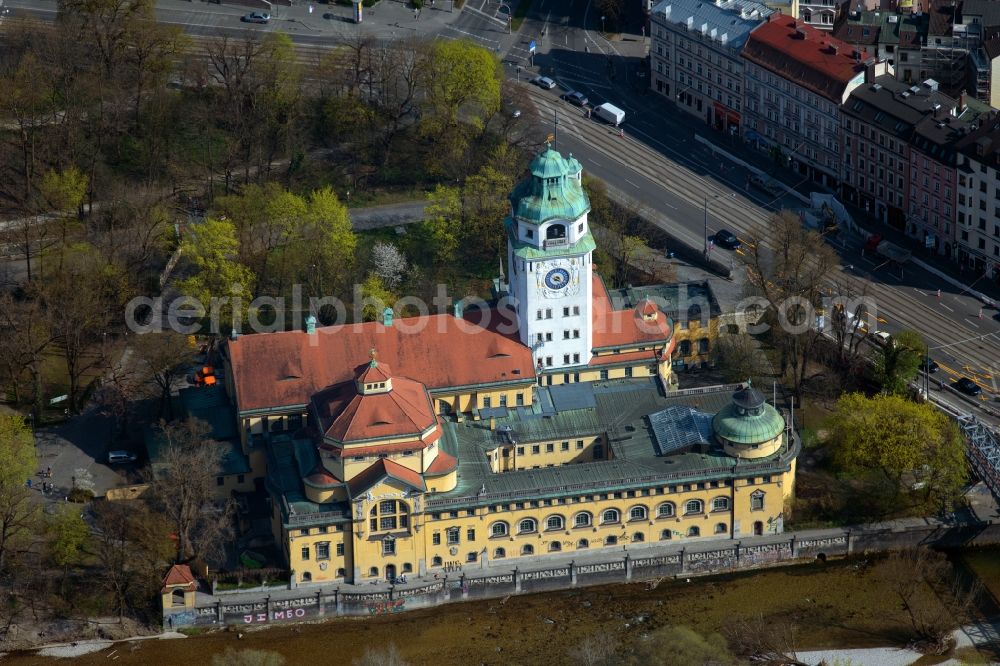 Aerial image München - Baroque indoor pool Mueller Volksbad at the Isar in Munich in the state Bavaria. The Muller's Public Baths is a neo-Baroque Art Nouveau building designed by Carl Hocheder