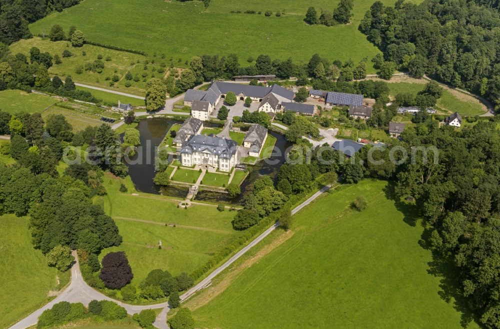 Aerial image Rüthen - Baroque moated castle at Körtlinghausen Ruethen in North Rhine-Westphalia