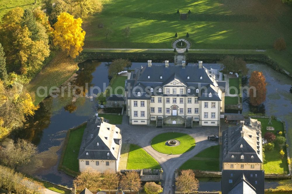 Aerial image Rüthen - View of baroque moated castle Koertlinghausen surrounded by autumnal coloured trees near Ruethen in the Sauerland region of the state North Rhine-Westphalia