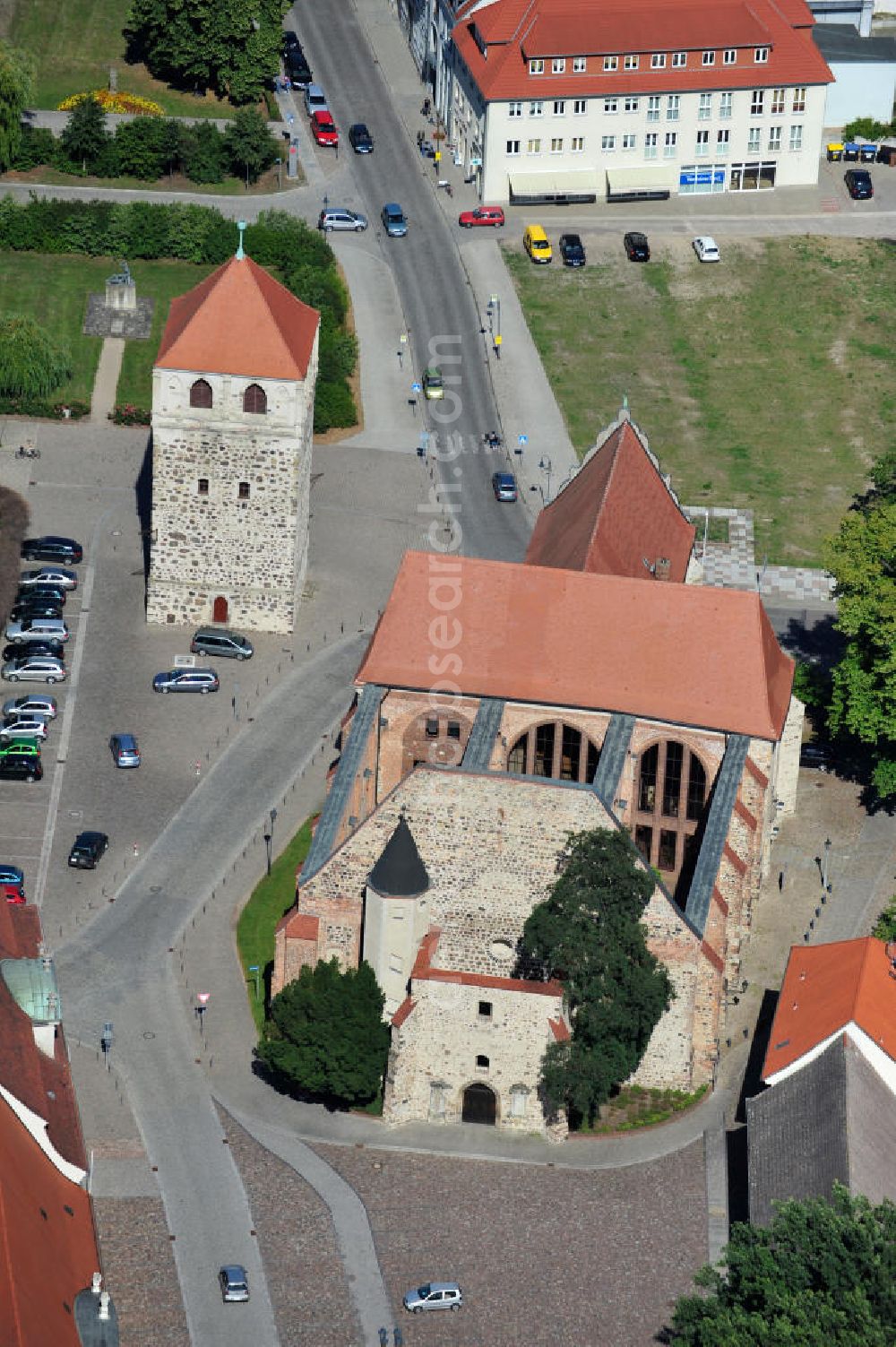 Aerial image Zerbst - Blick auf die teilweise als Ruine konservierte 1215 geweihten Bartholomäus-Kirche in Zerbst in Sachsen-Anhalt. View the St. Bartholomäus Church in Zerbst.