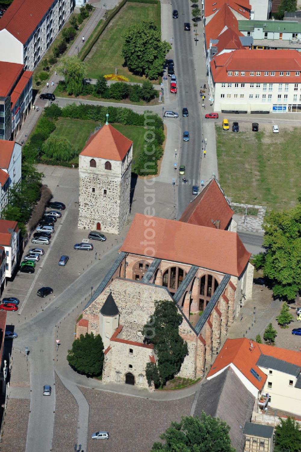 Aerial photograph Zerbst - Blick auf die teilweise als Ruine konservierte 1215 geweihten Bartholomäus-Kirche in Zerbst in Sachsen-Anhalt. View the St. Bartholomäus Church in Zerbst.