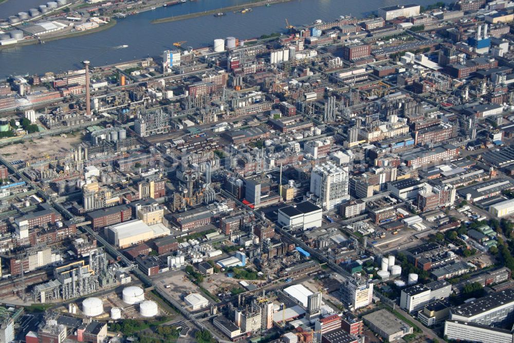 Aerial image Ludwigshafen - Blick auf die BASF Fabrik in Ludwigshafen.