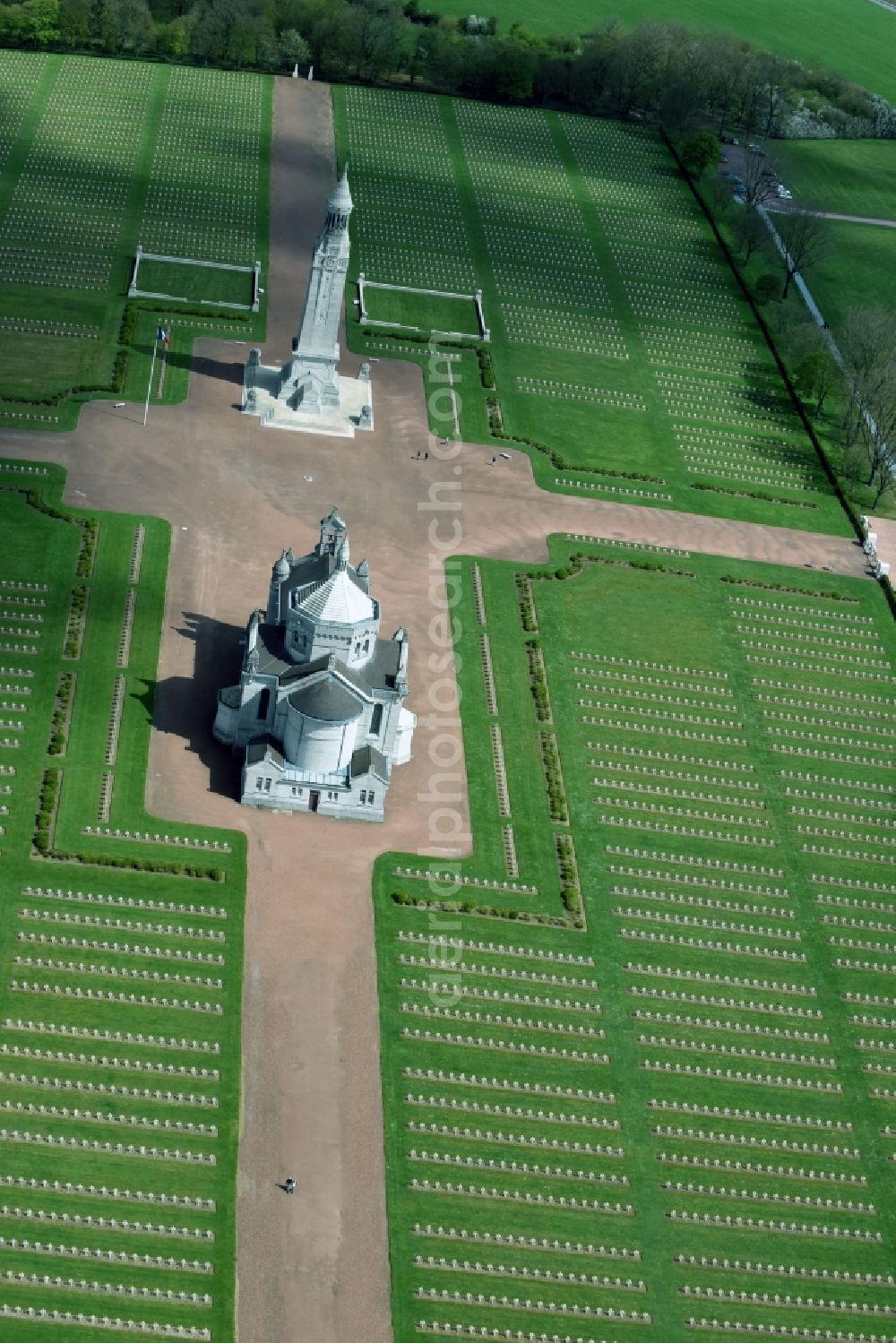 Ablain-Saint-Nazaire from the bird's eye view: Basilica church on the premises of the cemetery Notre Dame de Lorette in Ablain-Saint-Nazaire in Nord-Pas-de-Calais Picardy, France. The cemetery is the world's largest French military cemetery