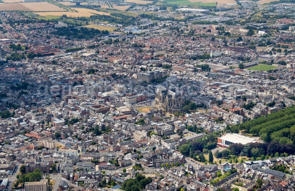 Aerial image Saint-Quentin - Church building of the Basilika of Saint-Quentin in Hauts-de-France, France