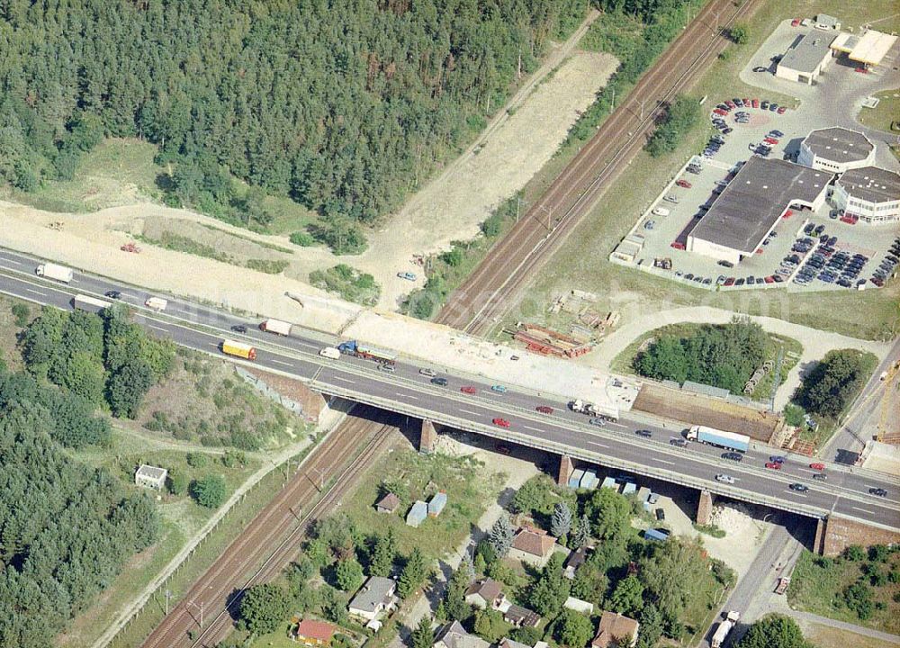 Aerial image Königs Wusterhausen - Bau der Autobahnbrücke (A10) über die Bahnlinie zwischen Königs Wusterhausen und Wildau - ein Projekt der SCHÄLERBAU BERLIN GmbH.