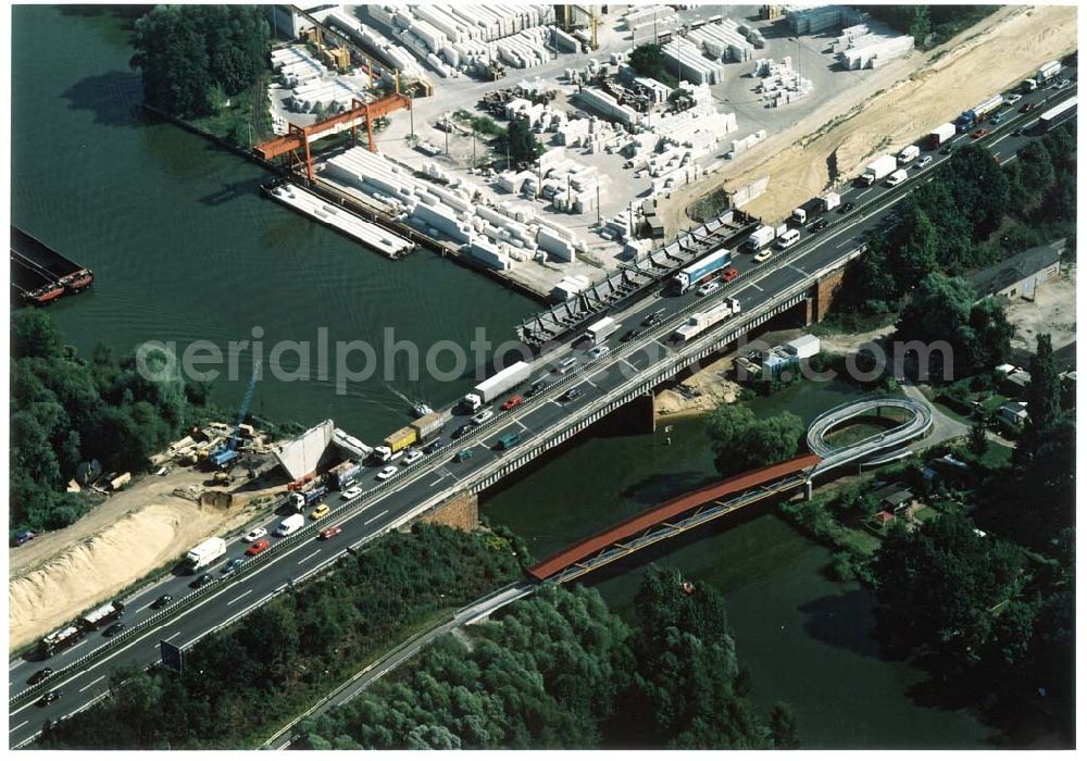 Aerial photograph Königs Wusterhausen - Bau der Autobahnbrücke (A10) über die Dahme in Königs Wusterhausen - ein Projekt der SCHÄLERBAU BERLIN GmbH.