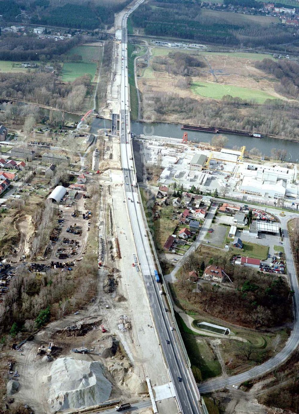 Königs Wusterhausen from above - Bau der Autobahnbrücke (A10) über die Dahme in Königs Wusterhausen - ein Projekt der SCHÄLERBAU BERLIN GmbH.