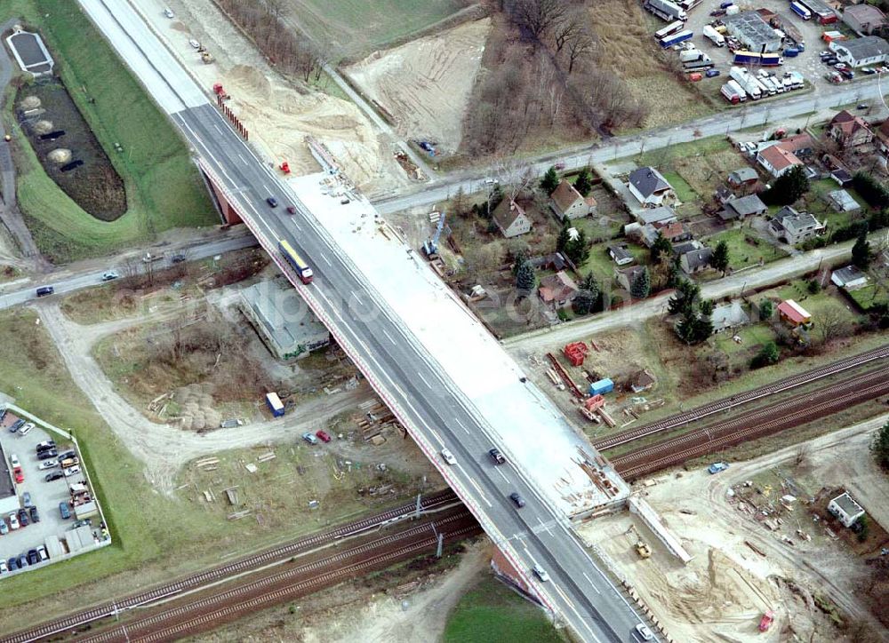 Aerial image Königs Wusterhausen - Bau der Autobahnbrücke (A10) über die Dahme in Königs Wusterhausen - ein Projekt der SCHÄLERBAU BERLIN GmbH.