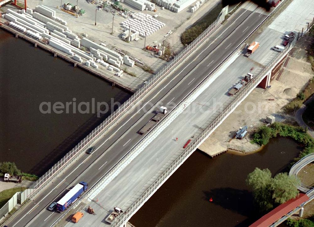 Aerial photograph Königs Wusterhausen - Bau der Autobahnbrücke (A10) über die Dahme in Königs Wusterhausen - ein Projekt der SCHÄLERBAU BERLIN GmbH.